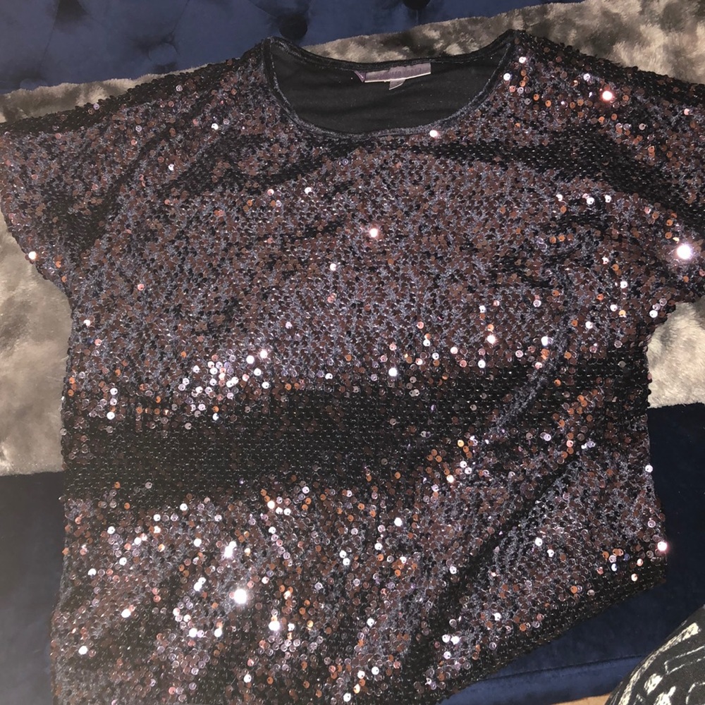 Shiny navy blue shirt